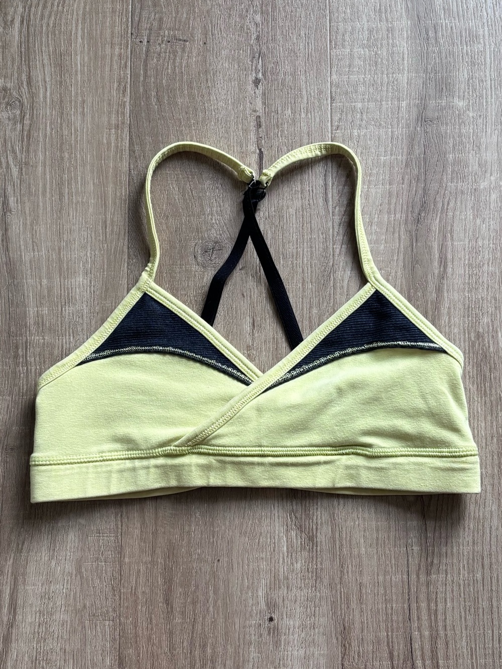 Lululemon Open Back V-Neck Sports Bra
